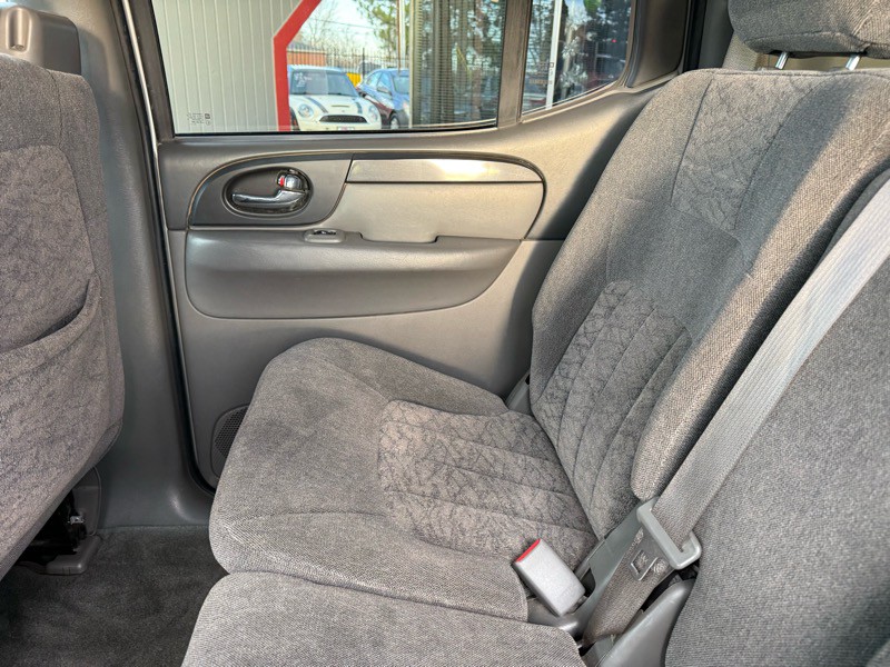 2004 GMC Envoy Image 31