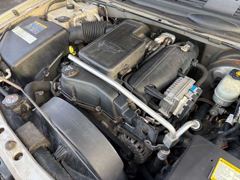 2004 GMC Envoy Image 35