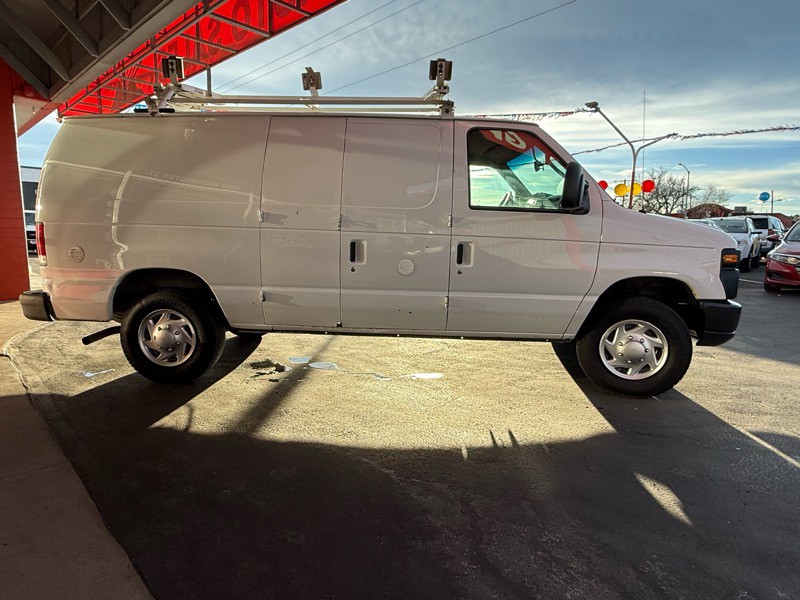 2013 Ford Econoline Image 10