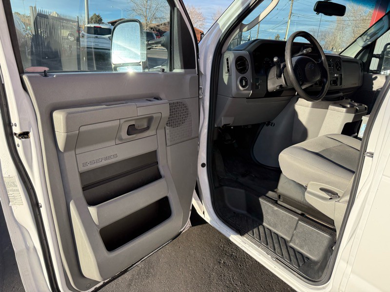 2013 Ford Econoline Image 13