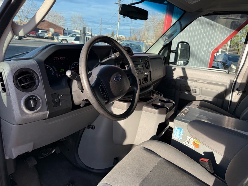 2013 Ford Econoline Image 16