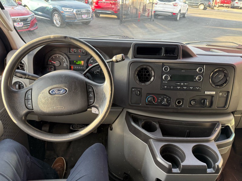 2013 Ford Econoline Image 17