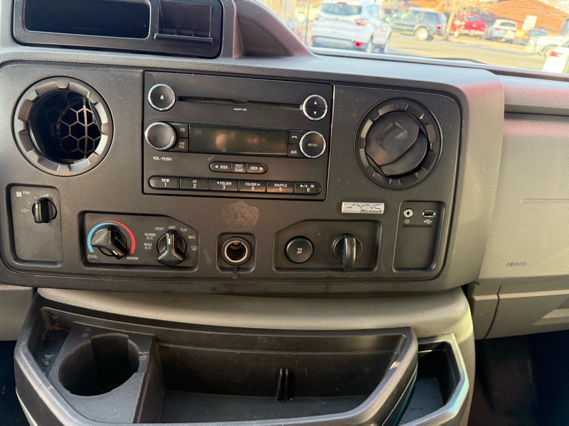 2013 Ford Econoline Image 18