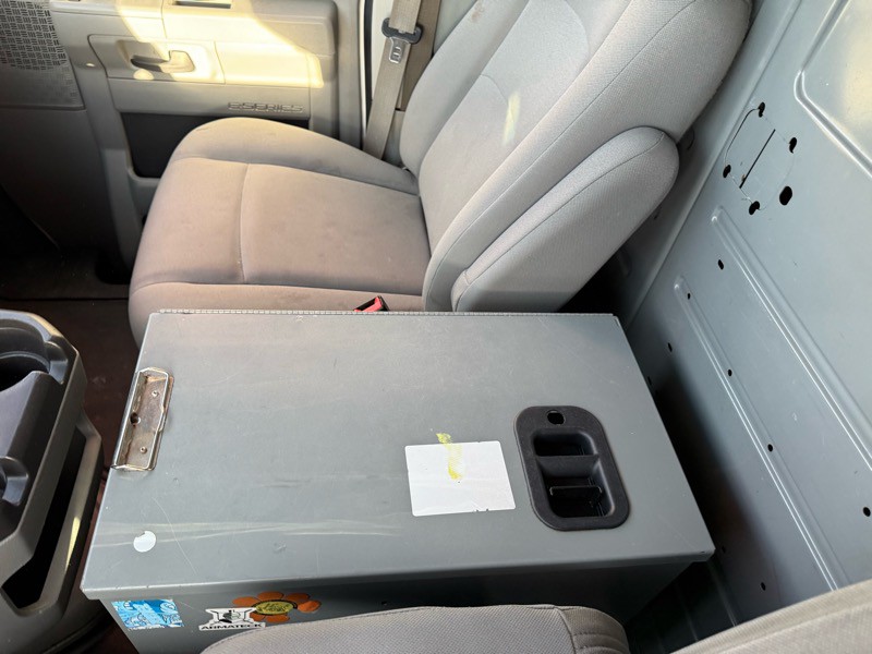 2013 Ford Econoline Image 20