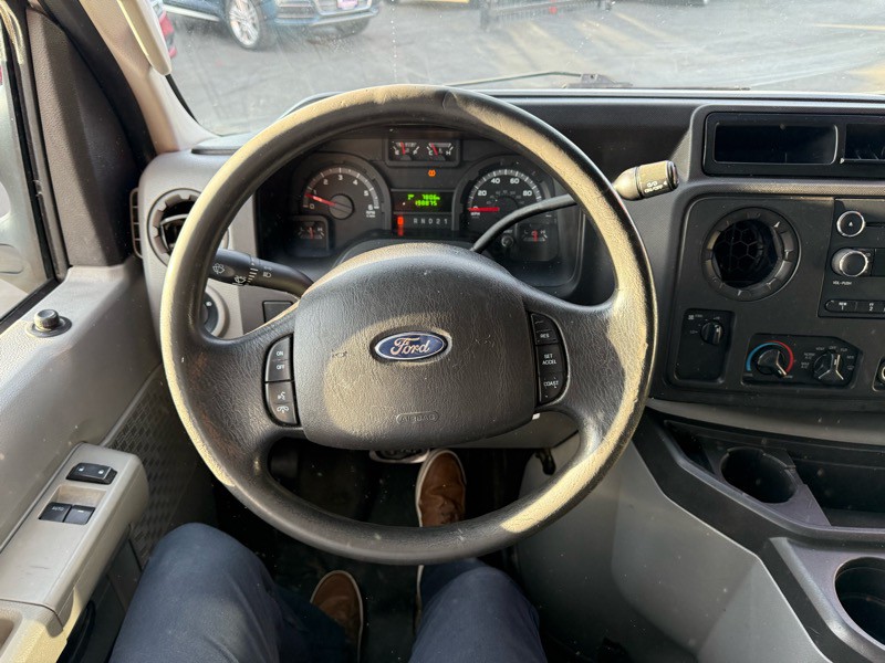 2013 Ford Econoline Image 22