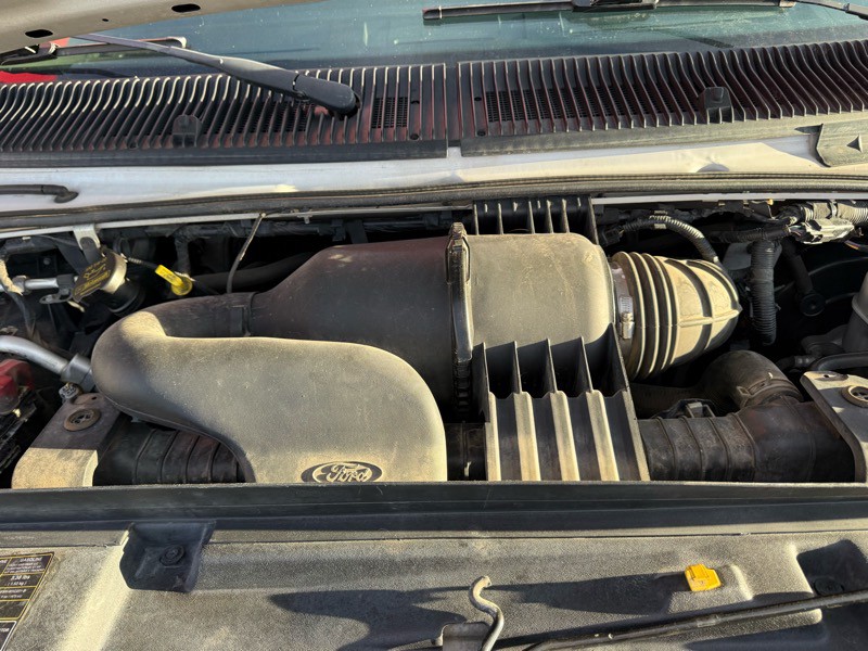 2013 Ford Econoline Image 25