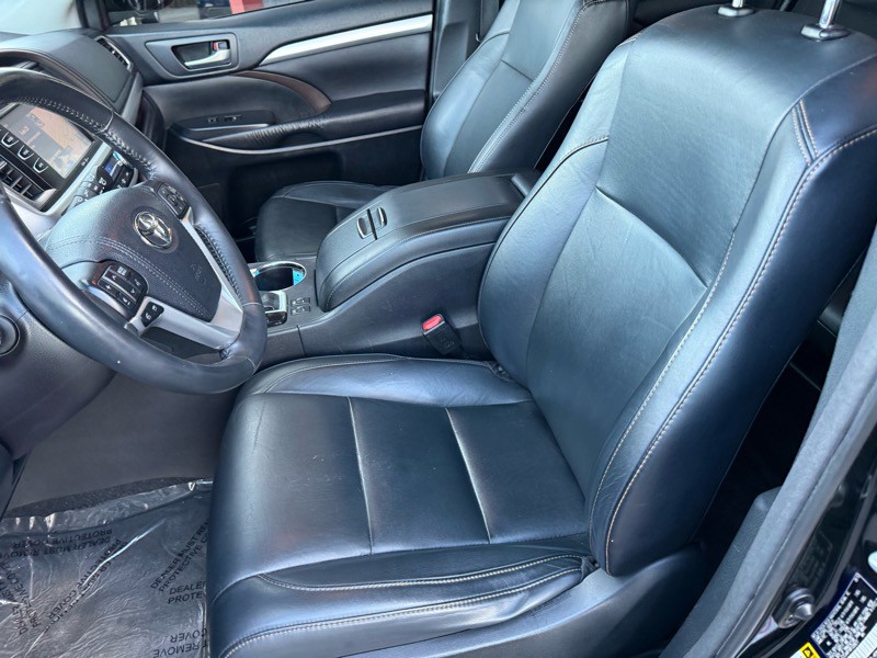 2015 Toyota Highlander Image 15