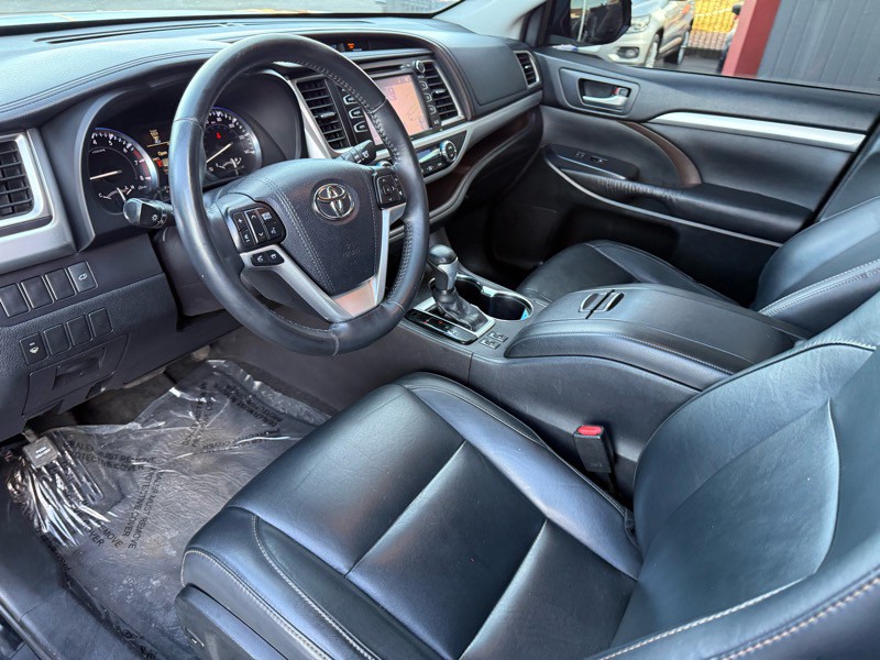 2015 Toyota Highlander Image 16