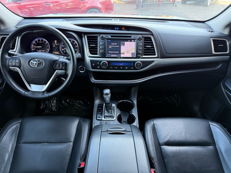 2015 Toyota Highlander Image 17
