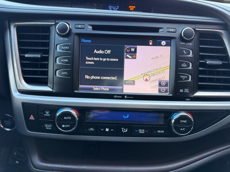 2015 Toyota Highlander Image 19