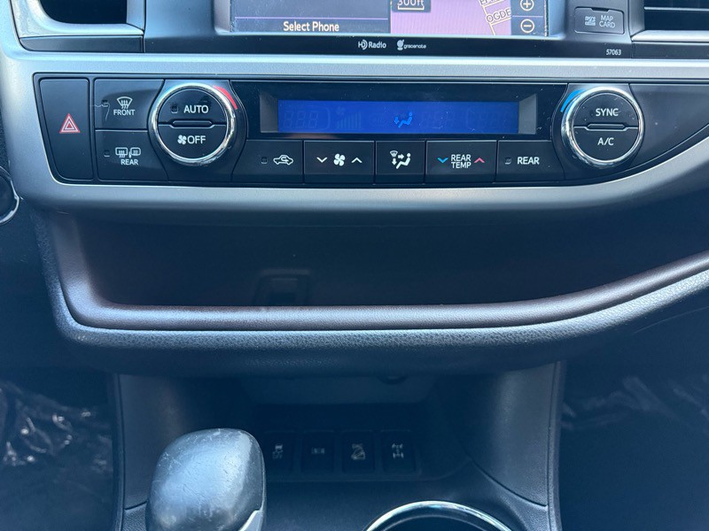 2015 Toyota Highlander Image 20