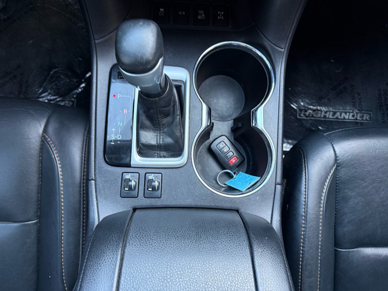 2015 Toyota Highlander Image 21