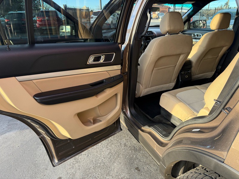 2016 Ford Explorer Image 25