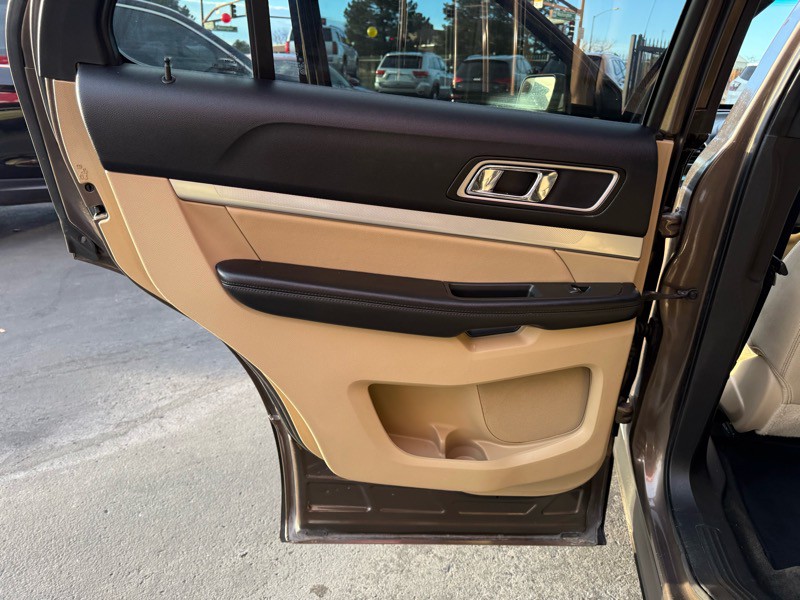 2016 Ford Explorer Image 26