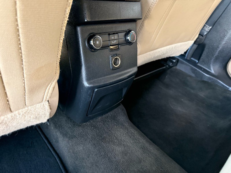 2016 Ford Explorer Image 28