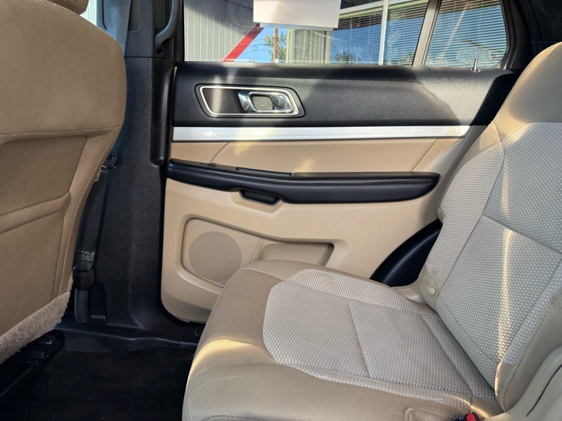 2016 Ford Explorer Image 29