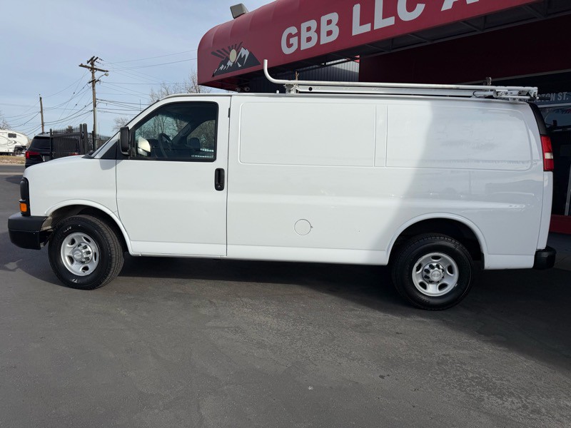2015 Chevrolet Express Image 2