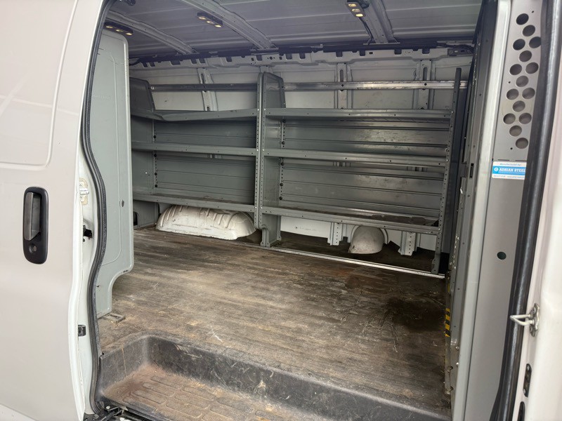 2015 Chevrolet Express Image 10
