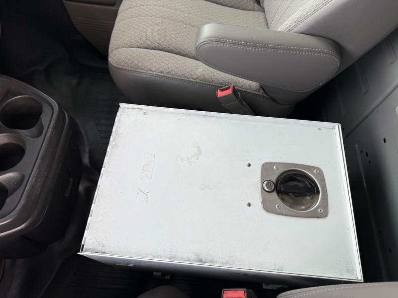 2015 Chevrolet Express Image 19