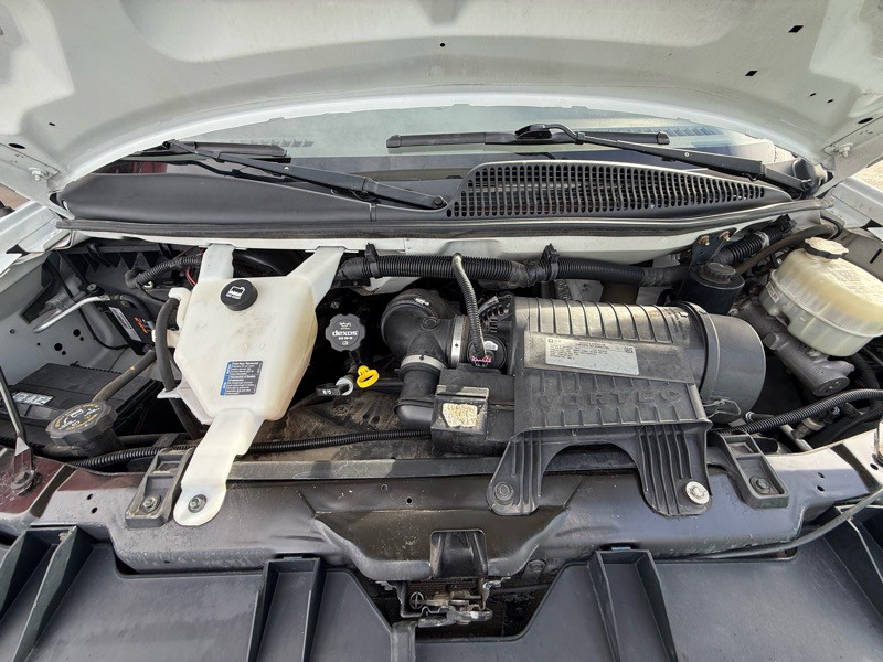 2015 Chevrolet Express Image 24