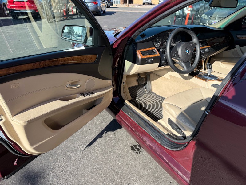 2009 BMW 5 Series Image 12