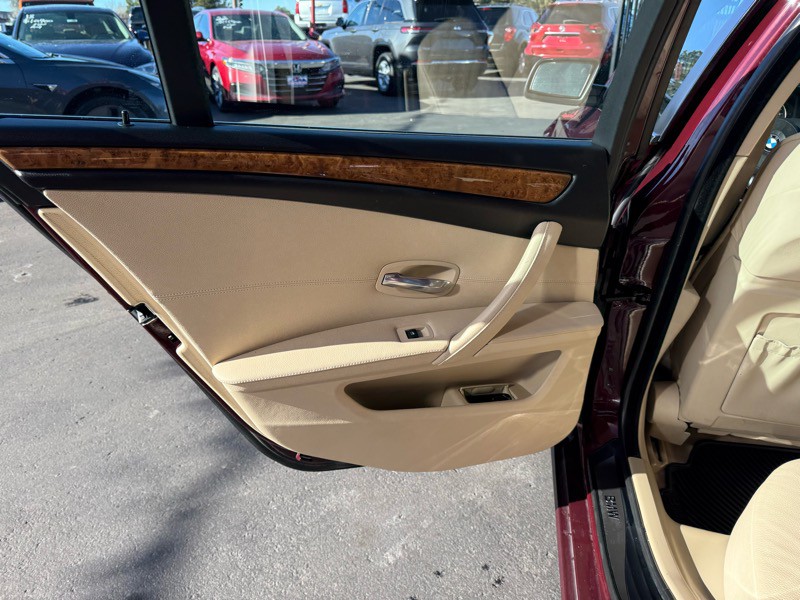 2009 BMW 5 Series Image 27