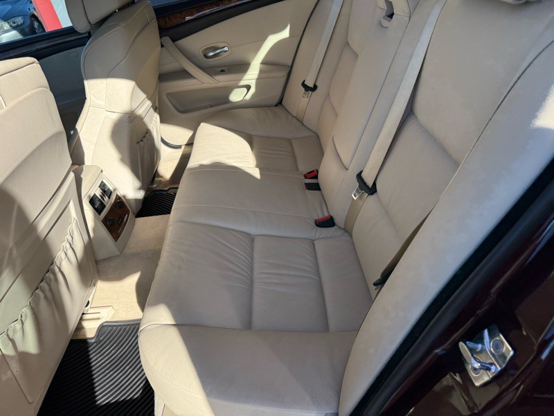 2009 BMW 5 Series Image 28