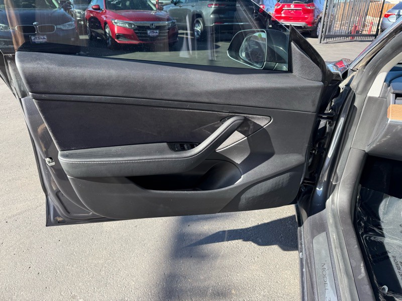 2020 Tesla Model 3 Image 11