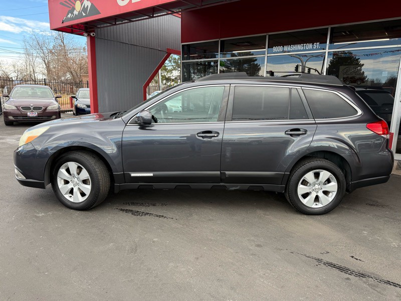 2011 Subaru Outback Image 2