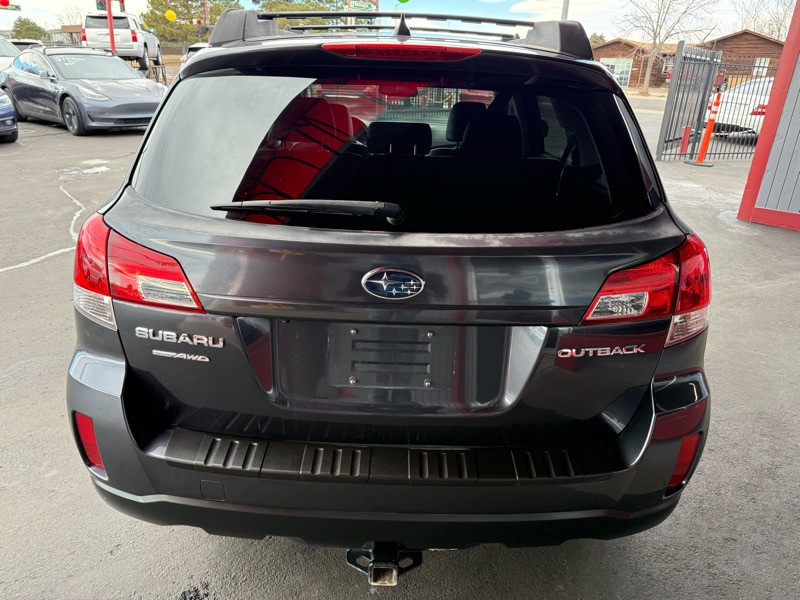 2011 Subaru Outback Image 4