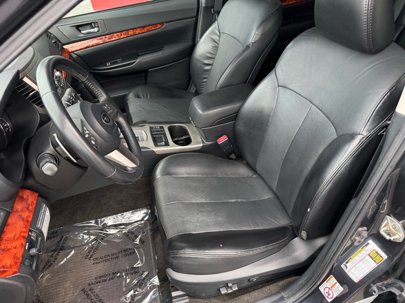 2011 Subaru Outback Image 14
