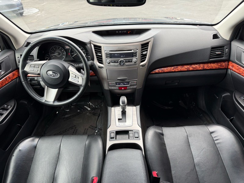 2011 Subaru Outback Image 16