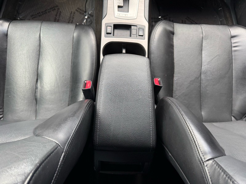 2011 Subaru Outback Image 22