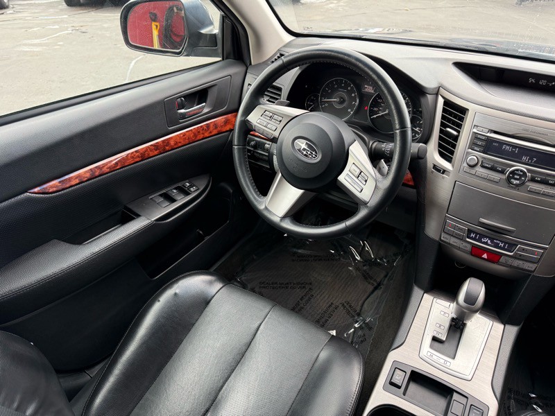 2011 Subaru Outback Image 23