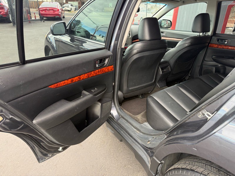2011 Subaru Outback Image 27