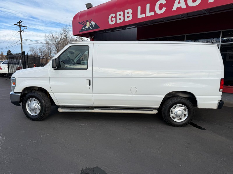 2014 Ford Econoline Image 2
