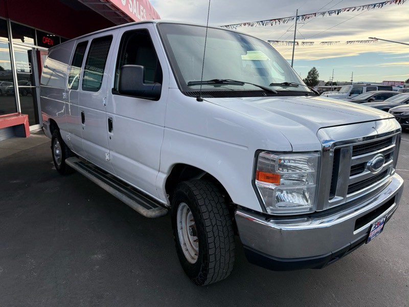 2014 Ford Econoline Image 10