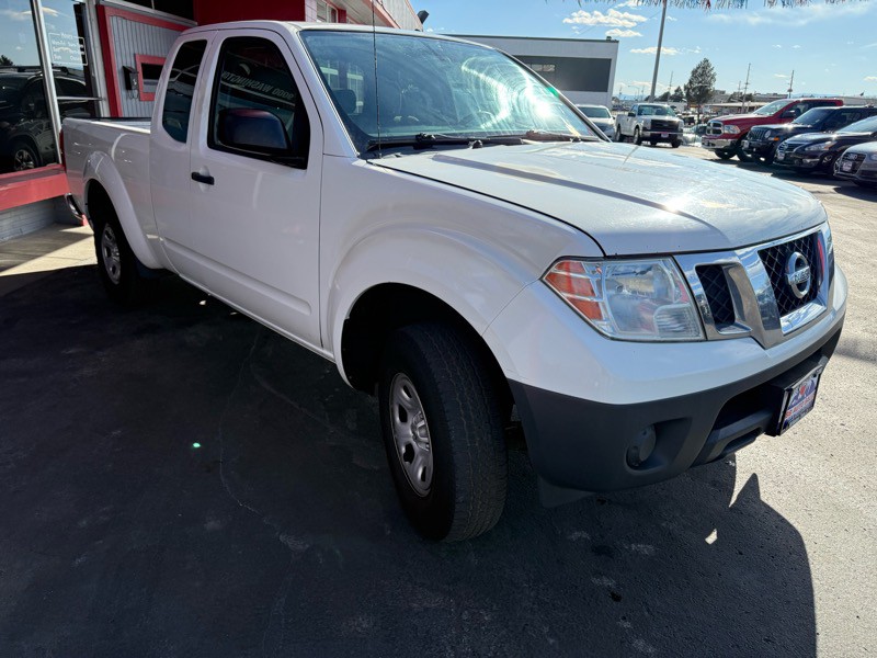 2016 Nissan Frontier Image 8