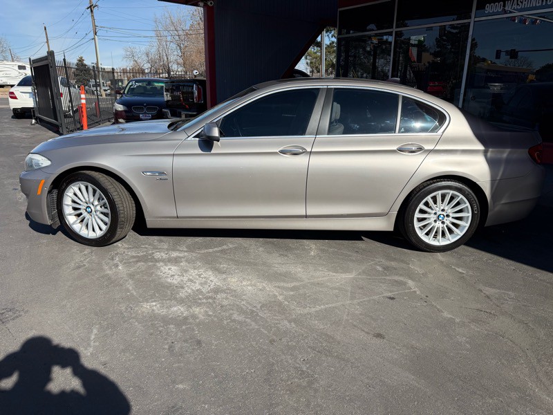 2012 BMW 5 Series Image 2