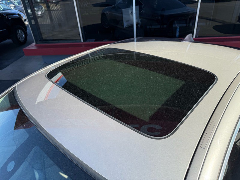 2012 BMW 5 Series Image 10