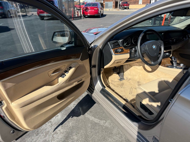 2012 BMW 5 Series Image 11