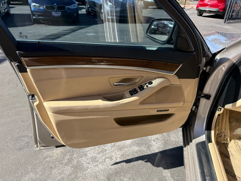 2012 BMW 5 Series Image 12