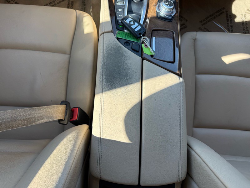 2012 BMW 5 Series Image 20