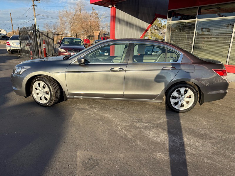 2009 Honda Accord Image 2