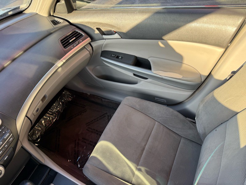 2009 Honda Accord Image 17