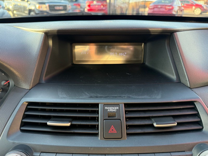 2009 Honda Accord Image 18