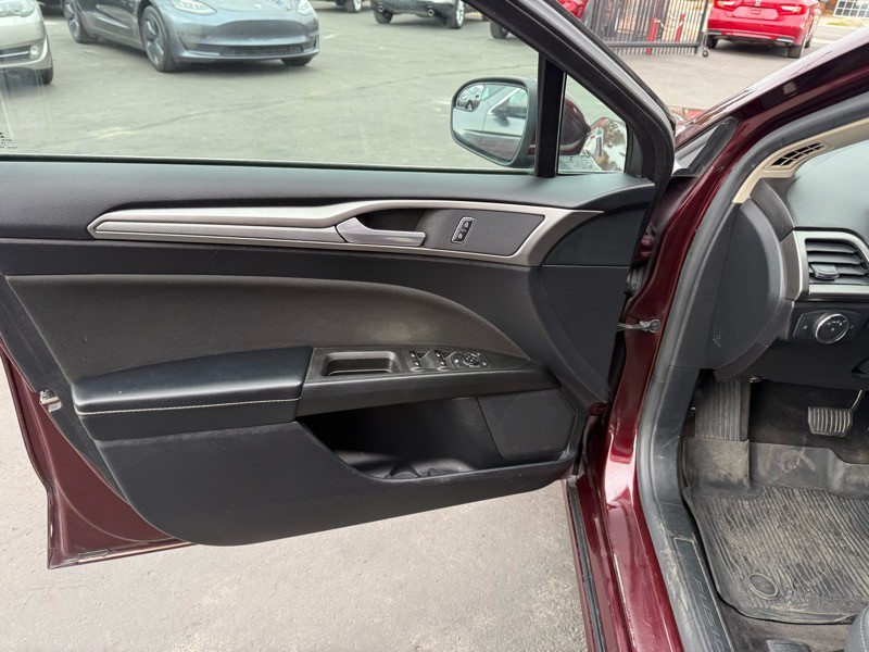 2018 Ford Fusion Image 12