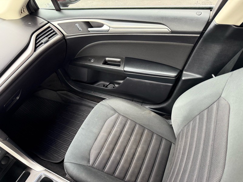 2018 Ford Fusion Image 16