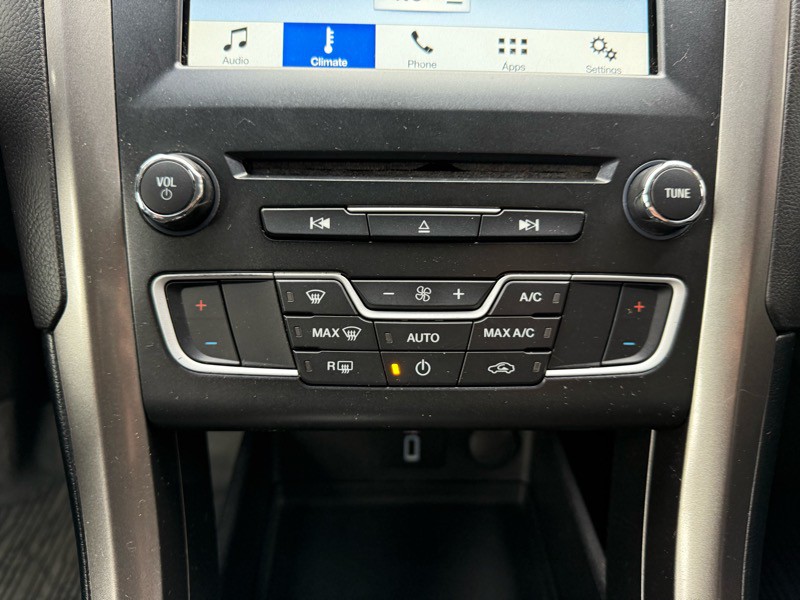 2018 Ford Fusion Image 18