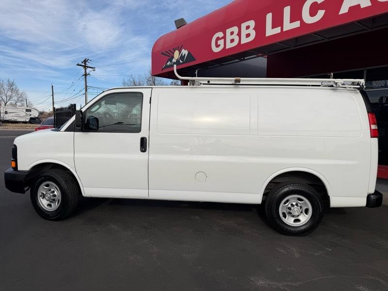 2016 Chevrolet Express Image 2